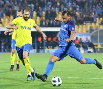 Левски пусна три гола, но победи Верея