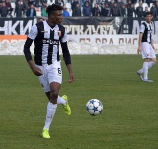 Ас на Локо Пловдив се оплака от расизъм от роден футболист