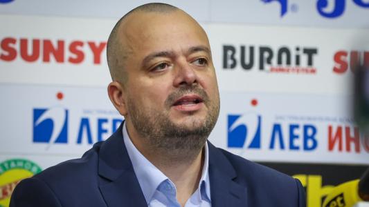 Димитър Костадинов за Сираков: Ако има поне капчица чест, да върне акциите на Левски! 