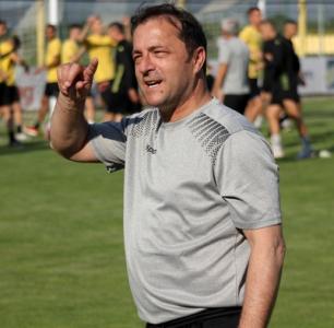 Неделев и Стивън Петков изгледаха първата тренировка на новия треньор в Ботев