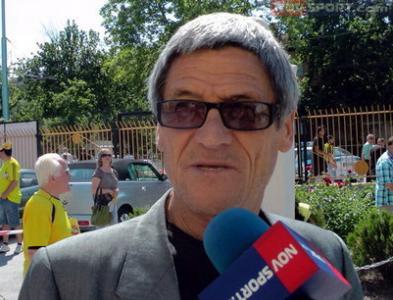 Легендата Динко Дерменджиев: Срамота е Ботев да няма стадион!