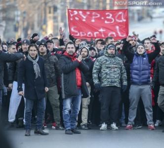 Феновете на ЦСКА с мирно шествие преди Лудогорец (СНИМКИ)