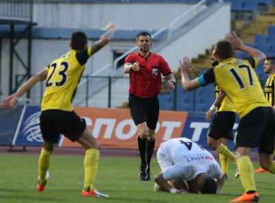 Ботев (Пловдив) подаде жалба срещу съдийството на мача със Славия