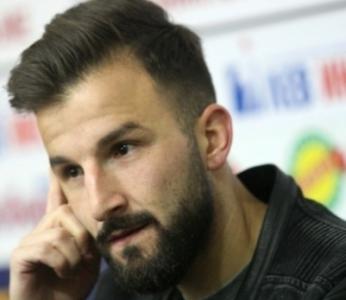 Панайотов чака оферта от Левски по молба на феновете