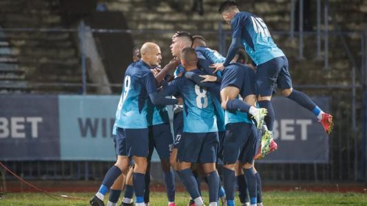 Дунав се раздели със 7 футболисти