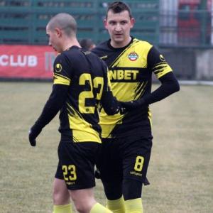 Надупчиха Неделев с инжекции