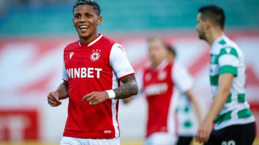 Кареасо ще е със заплатата на Око-Флекс, ако подпише с Левски