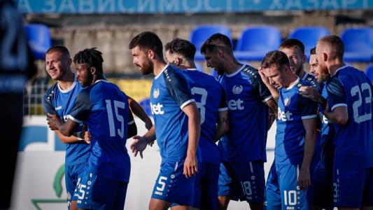 На живо: Монтана - Добруджа 1:0 Дузпа и червен картон бележат първото полувреме