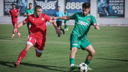 Футболист на Ботев Ихтиман с 10 шева след люто дерби