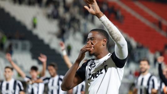 Левски дава пари и играчи на Локо Пловдив за Переа