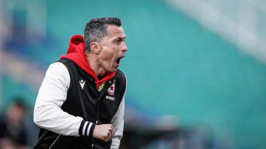 Христо Янев с доминация над Хулио Веласкес във Вечното дерби