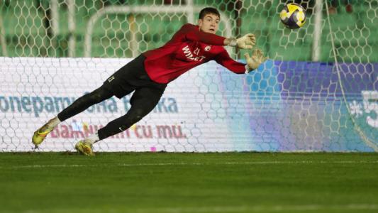 Лапухов отпада от върха на Беларус