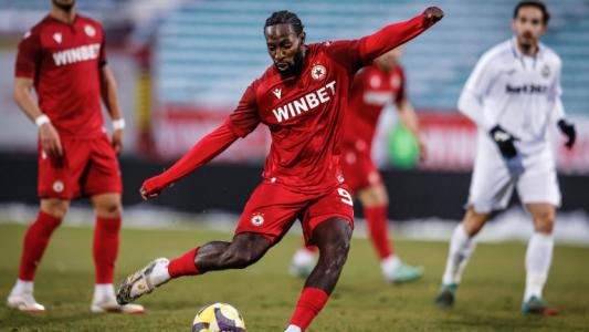 Халф на ЦСКА след загубата от Левски: Вярвайте в нас и нека всички бъдем обединени за сряда