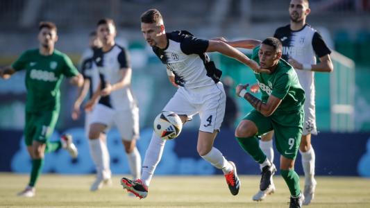 Берое - Локомотив (Пловдив) 0:0, скука до почивката