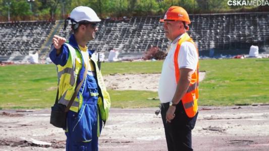 Стоичков сложи каската и инспектира демонтажа на 