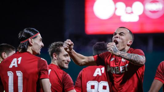 Полузащитник на ЦСКА направи дузпа за съперника, но въпреки това Беларус се справи с Армения