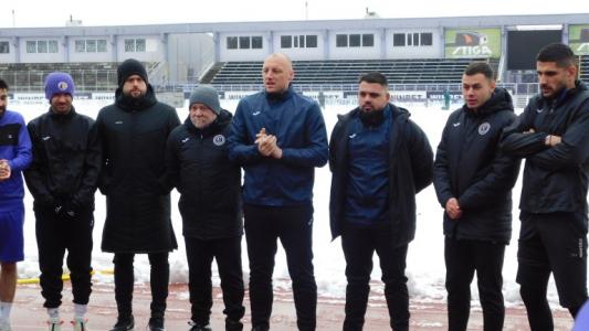 Етър стартира подготовка и почете Димитър Пенев