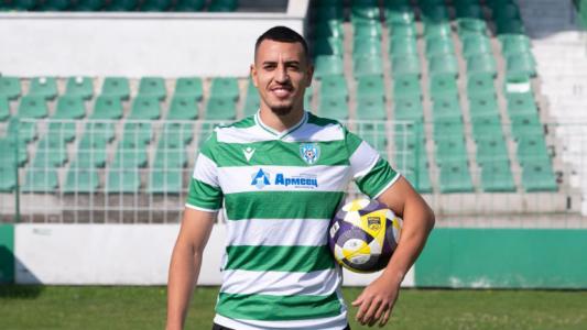 Атакуващ играч на Черно море отказал на португалци