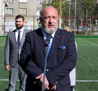 Министър Кралев откри футболен терен в Габрово