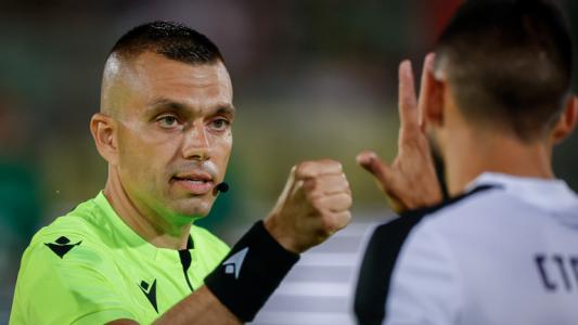 Стана ясно кой ще ръководи дербито между шампиона и лидера 