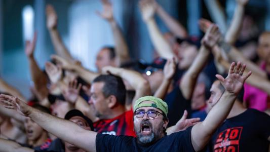 Феновете на Локо (София) скочиха на Иван Василев: Пълна боза е некадърното ви управление!