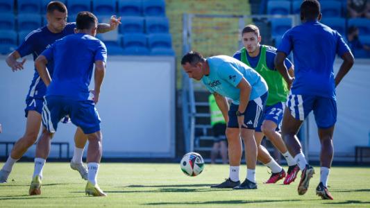 Сираков и Боримиров следят изкъсо тренировките на Левски