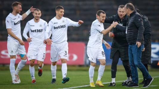 Славия ще чупи прокобата в 