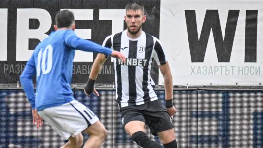 Локомотив Пловдив и Спартак Варна си спретнаха здрава битка, но не излъчиха победител