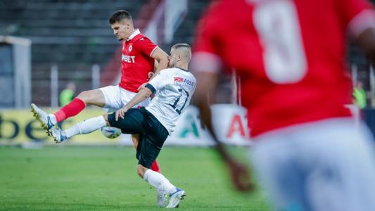 Славия се разделя с крило