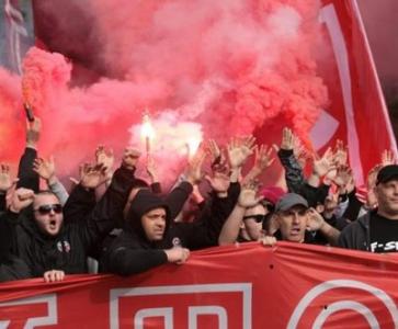 НАПРЕЖЕНИЕ: Фенове на ЦСКА скочиха на ръководството след трансфера на Соу!