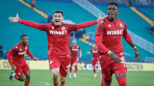 Футболистите на ЦСКА връчиха 