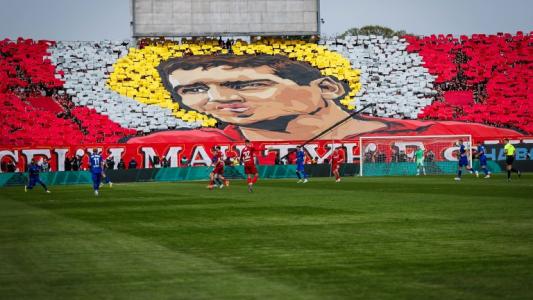 Сектор Г почете Димитър Пенев с мощна хореография