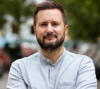 Кметът на Братислава осъди остро мелето между фенове (СНИМКИ)