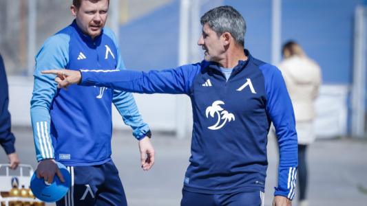 Костов се изрепчи на левскарите: Съблечете ме и мен!