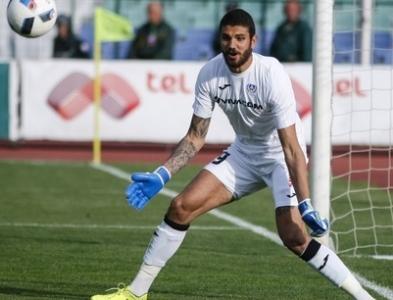 Бивш вратар на Левски игра в мач на Уест Бромич