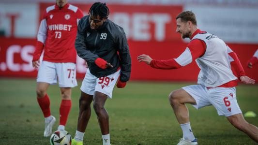Купър се отказал от седем заплати