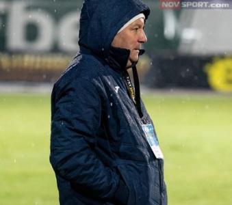 РАЗКРИТИЕ: Тарторите на Сектор Б привикаха треньора на Левски