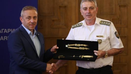 Илиан Илиев бе награден от Атанас Запрянов за изключителни заслуги в спорта