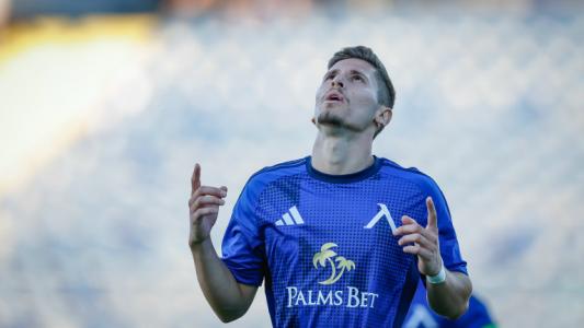 Рупанов изгледа контролата на Левски срещу Вихрен