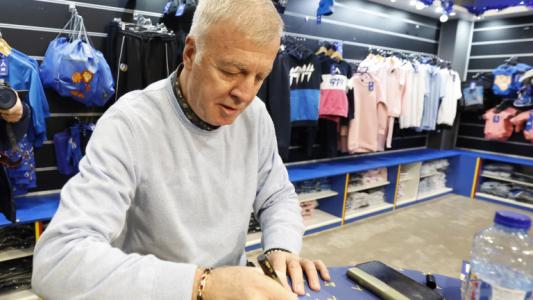 Левски преговаря със сърбин и словенец