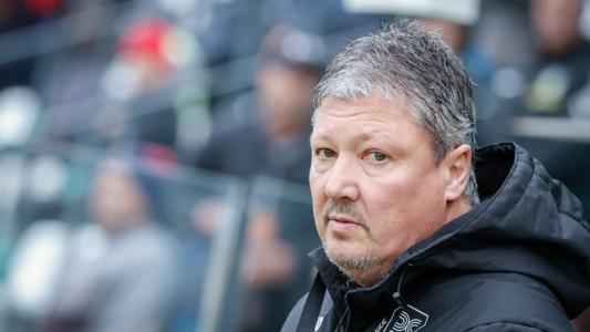 ЦСКА не преговаря с Любослав Пенев 