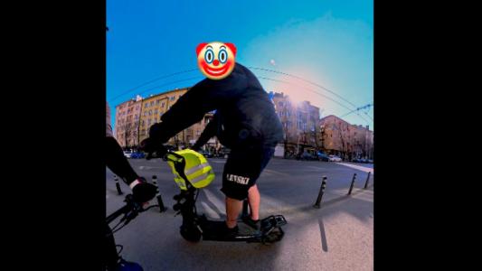 Фен на Левски фучи с тротинетка в насрещното, псува нагло мъж след забележка