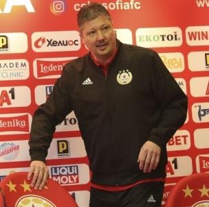 Любо Пенев дебютира днес в Разград като треньор