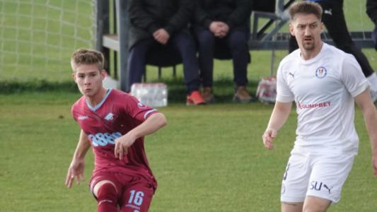 Септември вкара от корнер, но падна в контрола