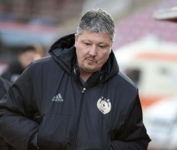 Вратарска дилема пред Любо Пенев за мача на 