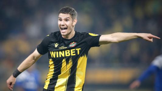 Основен защитник на Ботев отказа да остане, забиват го на пейката