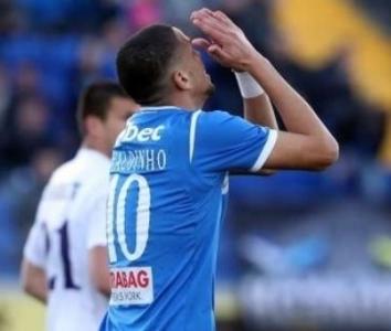 В Румъния: Ривалдиньо копае дъното