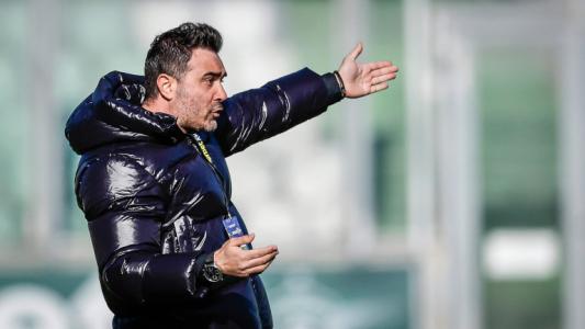 Треньорът на последния в Първа лига подаде оставка