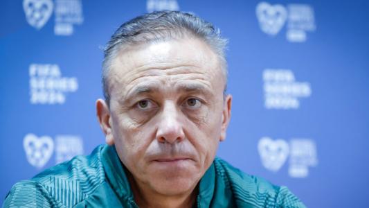 Илиан Илиев обяви имената на футболистите, играещи зад граница