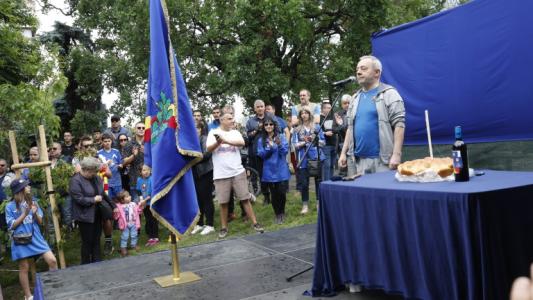 Петър Димитров показа открит бюст на Васил Левски от първия стадион на 